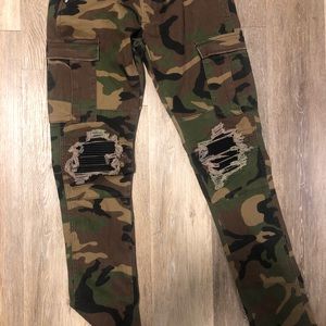 Camo  destroyed knees jeans